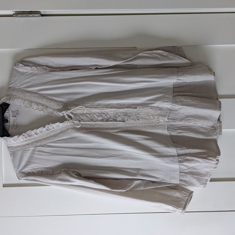 Logo XS beige cardigan never worn